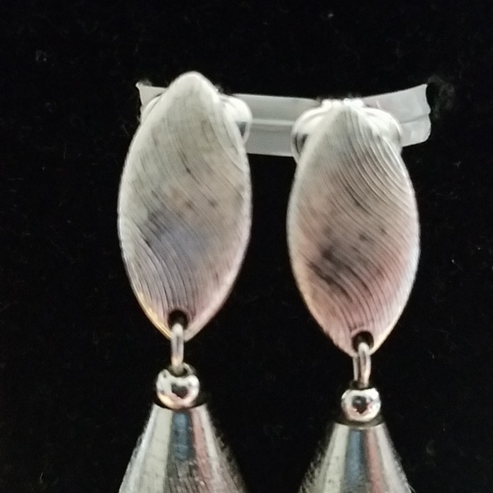 Elegant Sophisticated Sarah Conventry Silver Teardrop Clip-On Earrings - Picture 6 of 9